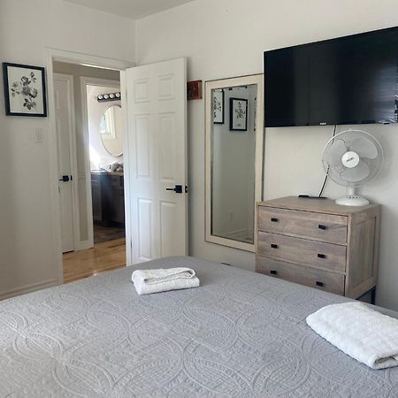 Clearbrooke Gem- Bright Private Bedroom Close To Yyz Торонто Екстериор снимка