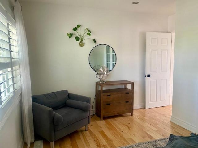 Clearbrooke Gem- Bright Private Bedroom Close To Yyz Торонто Екстериор снимка